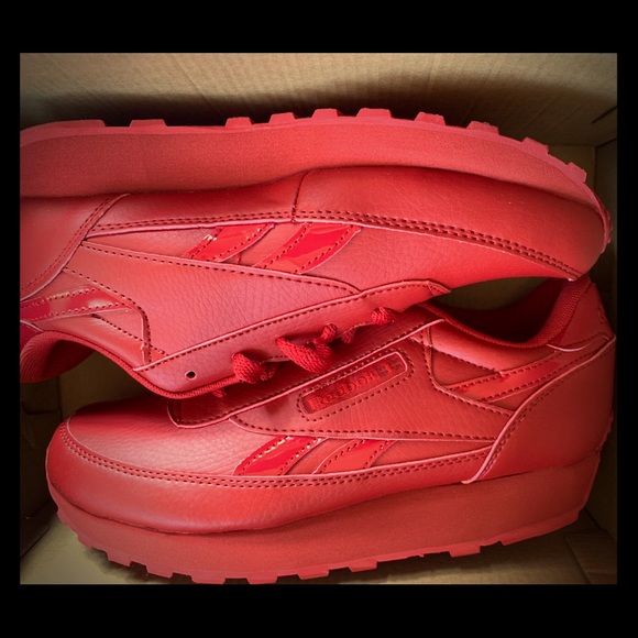 Red REEBOX - Picture 1 of 4